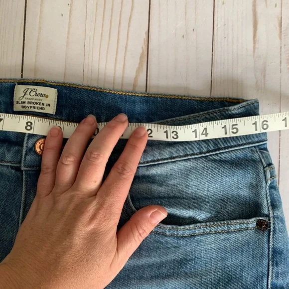 🆕J. Crew slim broken in boyfriend jeans - Picture 5 of 9